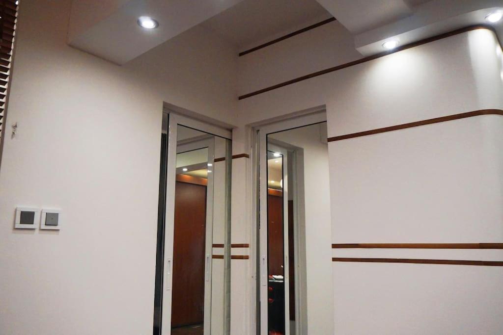 Sofia Zen - On Metro, Ultra Fast Wi-Fi Apartment Bagian luar foto