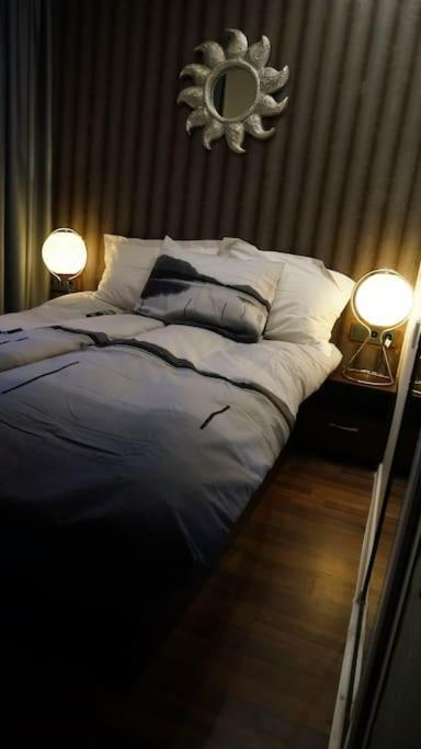 Sofia Zen - On Metro, Ultra Fast Wi-Fi Apartment Bagian luar foto