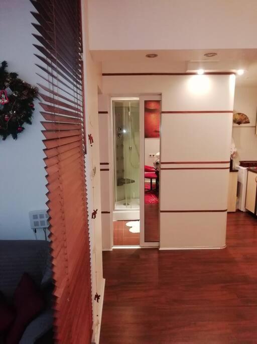 Sofia Zen - On Metro, Ultra Fast Wi-Fi Apartment Bagian luar foto