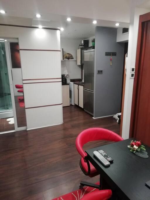 Sofia Zen - On Metro, Ultra Fast Wi-Fi Apartment Bagian luar foto